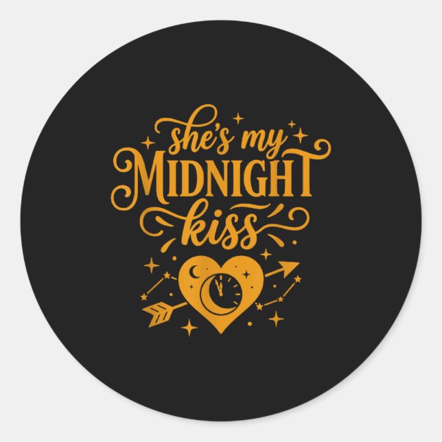 Adesivo Redondo She's My Midnight Kiss Happy New Year Matching Cou (Frente)