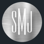 Adesivo Redondo Silver Foil Três - Letra Monograma<br><div class="desc">Um simples design monograma de três letras em adesivos de favor. Vedantes de envelope monograma de casal de casamento. O fundo apresenta uma falsa cinza metálica fotográfica digital de folha metálica ombre. O efeito de arte digital impressão como uma foto com um design de texto monograma.</div>