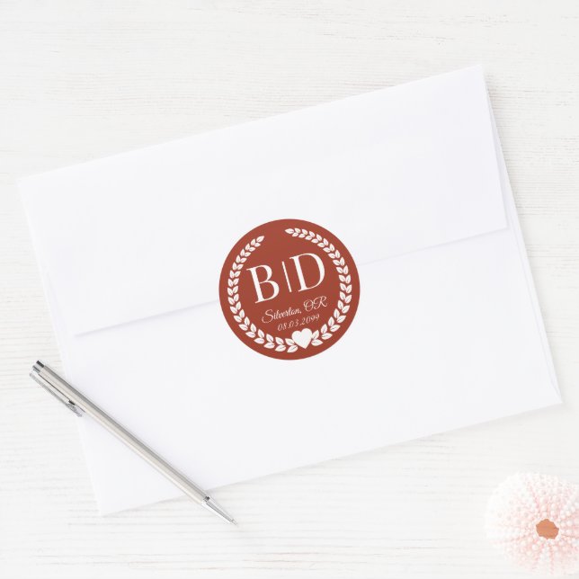 Adesivo Redondo Simple Deep Burnt Sienna Monogram Wedding (Envelope)