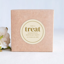 Simples Aniversário O Tratado Favorece Um Beige Mo