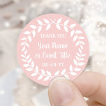 Adesivo Redondo Simples Laurel Wreath Blush Pink & White Obrigado<br><div class="desc">Adicione um toque personalizado de finalização aos favoritos para festas e agradeça as notas com adesivos personalizados da linha de soleira. Toda a redação nesta modelo é simples de personalizar para qualquer ocasião, como casamento, chá de panela, graduação, festa de aniversário, aniversário ou aposentadoria. Altere ou exclua qualquer texto para...</div>