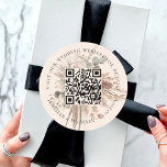 Adesivo Redondo Site de casamento Detalhes do código QR rsvp pampa<br><div class="desc">Adicione sua url para seu site de casamento. Para obter informações,  detalhes,  rsvp online. Um fundo bege,  colorido creme,  decorado com florais úmidos,  erva-pampas e verde-eucalipto.</div>