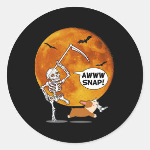 Adesivo Redondo Skeleton Quebrou Perna Halloween Corgi Reaper Scyt