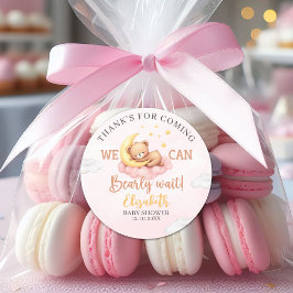 Adesivo Redondo Sleeping Bear – We Can Bearly Wait