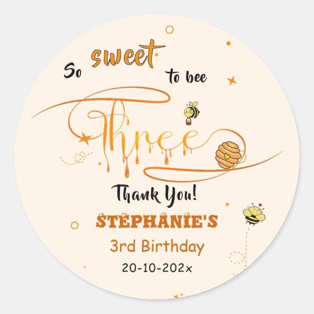 Adesivo Redondo So Sweet To Bee Three Cute Honey Bee 3rd Birthday (Frente)