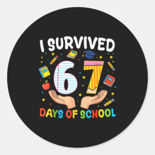 Adesivo Redondo Sobrevivi 67 Dias De Escola Meme Divertido Profess