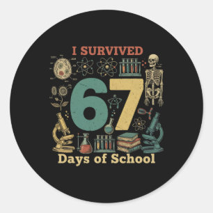 Adesivo Redondo Sobrevivi 67 Dias De Escola Vintage 67 Meme Ciê