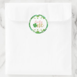 Adesivo Redondo Sortuda Um Vestido de Aniversário - Rapariga