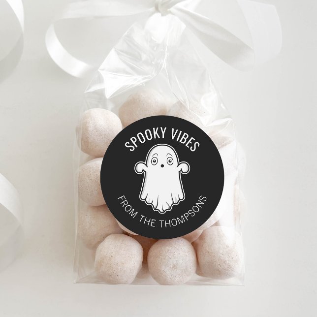 Adesivo Redondo Spookes Vibes Fantasma Halloween Preto e Branco (Ideal for decorating Halloween gifts and party favors, for example.)