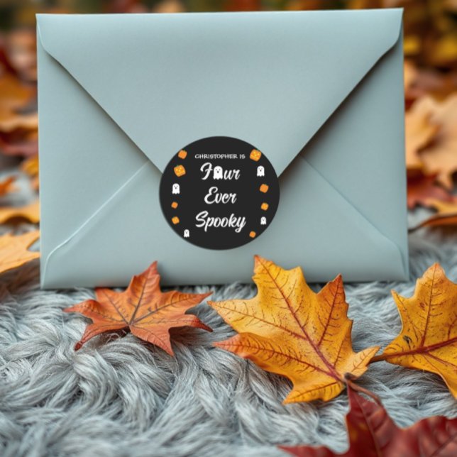 Adesivo Redondo Spooky 4º aniversário (Criador carregado)