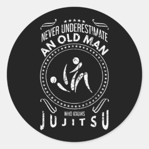 Adesivo Redondo Subestimar um Velho que Conhece Jiu Jitsu BJJ
