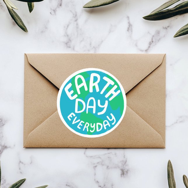 Adesivo Redondo TERRA DIA TODOS OS DIAS Planeta Manipulado (EARTH DAY EVERY DAY Handlettered Planet Classic Round Sticker
)