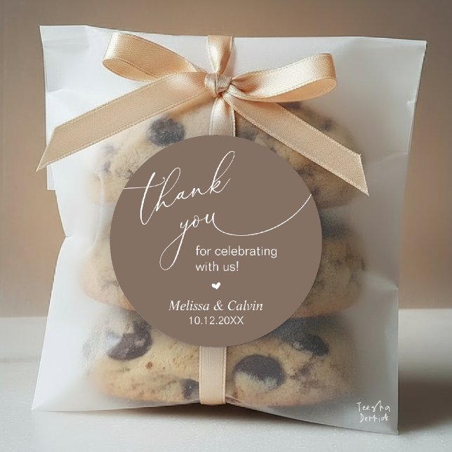 Adesivo Redondo Thank you for celebrating with us Wedding Sticker (Thank you for celebrating with us Wedding Sticker in Dark Taupe Brown)