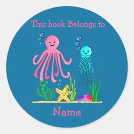 Adesivo Redondo This book belongs to.. Sticker