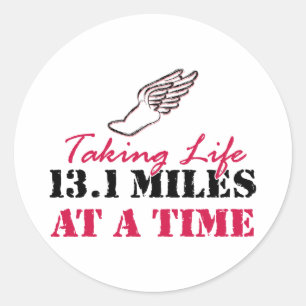 Adesivo Redondo Tomando a vida 13,1 milhas de cada vez