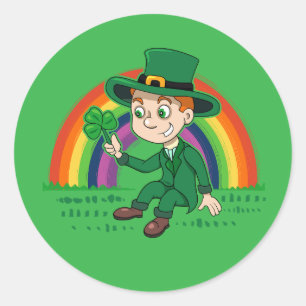 Adesivo Redondo Toon leprechaun bonito com shamrock e arco-íris
