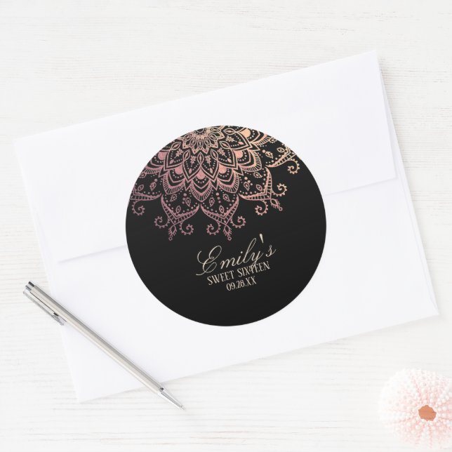 Adesivo Redondo Trendy Rosa Dourado Mandala Sweet 16 (Envelope)