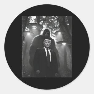 Adesivo Redondo Trump Pé Grande Ufo Encontro Alienígena Invasão Ua