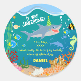 Adesivo Redondo Tubarão sorridente sob a Festa de aniversário do m