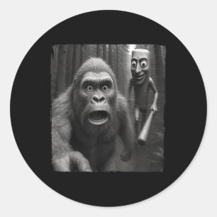 Adesivo Redondo Tung Tung Sahur Itália Brainrot Meme Bigfoot