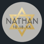 Adesivo Redondo U PICK COR Barra de Bat Mitzvah Estrela de Davi No<br><div class="desc">Adesivos elegantes modernos clássicos de bar mitzvah com nome personalizado, data e Estrela de Davi dourada. Esses adesivos de etiqueta de bar mitzvah são selos de envelope elegantes e sofisticados, ou para projetos de decoração de festa de bar e bat mitzvah DIY. • • • Clique em PERSONALIZAR MAIS para alterar a...</div>