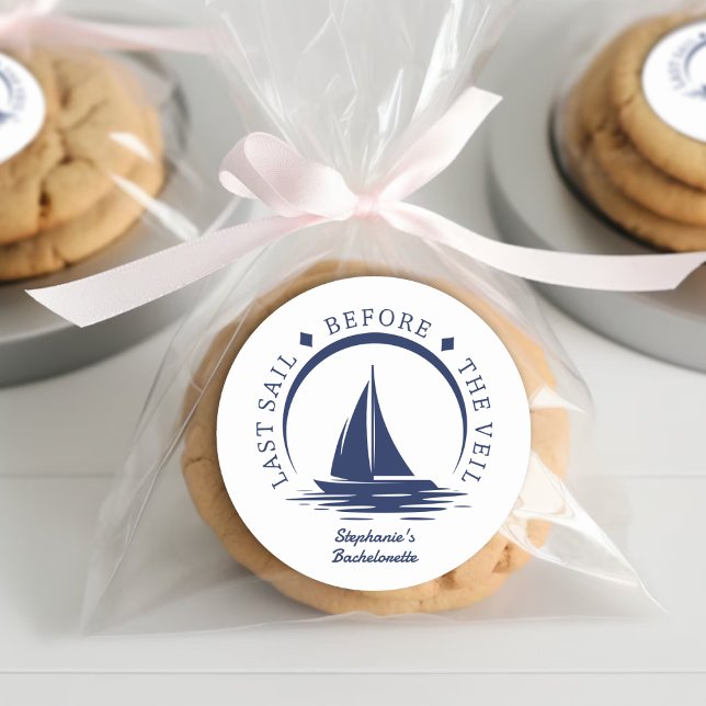 Adesivo Redondo Última Vela Antes da Cortina Festa de Solteira (Last Sail Before the Veil Bachelorette Party Classic Round Sticker
)