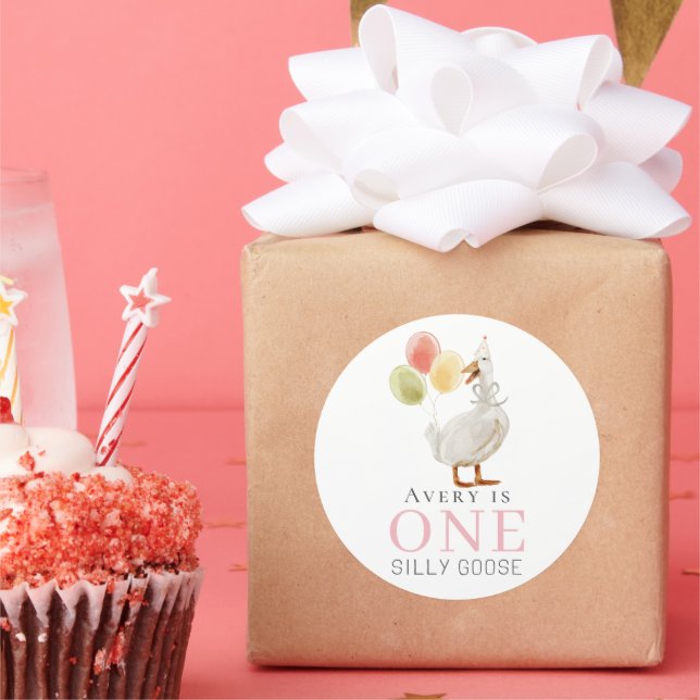 Adesivo Redondo Um Bobo Ganha primeiro aniversario Rosa (Festa)