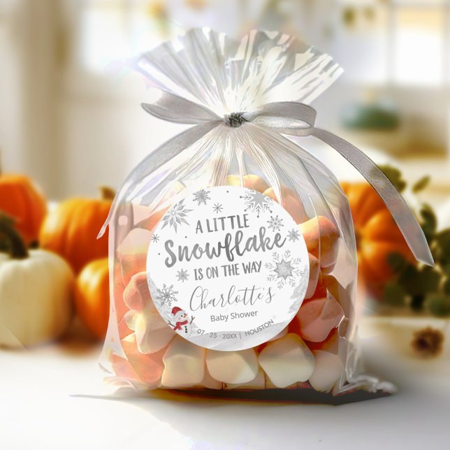 Adesivo Redondo Um Chá de fraldas de Cinza com floco de neve (Criador carregado)