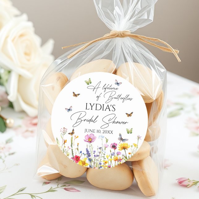 Adesivo Redondo Um Lifetime de Borboletas Chá de Noiva com Flores  (Criador carregado)