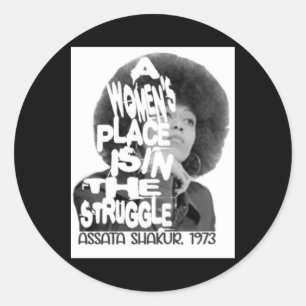 Adesivo Redondo Um lugar feminino - Ata Shakur Sticker