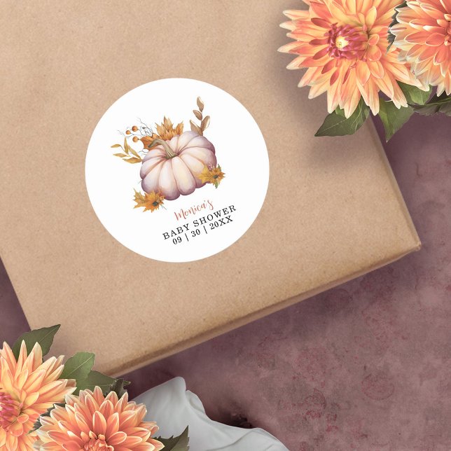 Adesivo Redondo Um Pequeno Chá de fraldas Floral de outono de Abób (A Little Pumpkin Autumn Fall Floral Baby Shower Classic Round Sticker)