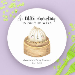 Adesivo Redondo Um pequeno dumpling a caminho baby shower