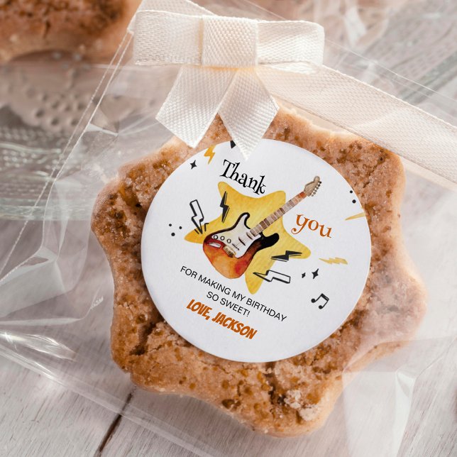 Adesivo Redondo Um Rótulo de Vinheta de Aniversário da Guitarra (Criador carregado)