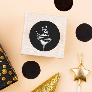 Adesivo Redondo Um Tini Bit Antigo Martini Festa de aniversário Pr