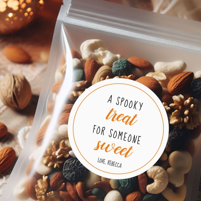 Adesivo Redondo Um Tratado Spooky para um Doce do Dia das Bruxas (Criador carregado)