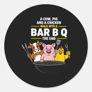 Adesivo Redondo Uma Vaca, um Porco e uma Galinha Entram em um Chur
