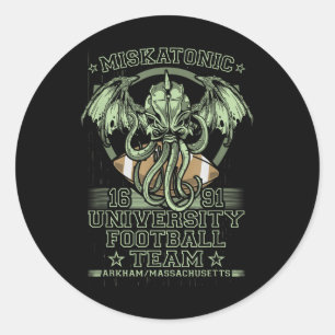 Adesivo Redondo Universidade Miskatonic 1690 Futebol Team Cthulhu
