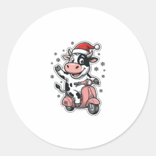 Adesivo Redondo Vaca de Natal Andando de Scooter Rosa Vetor Vintag