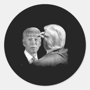 Adesivo Redondo Vamos Brandon Trump Escreve No Bidens Forehead