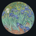 Adesivo Redondo Van Gogh Vintage Irises<br><div class="desc">Este belo produto é inspirado pelos irlandeses pintados por Vincent van Gogh em 1889. A imagem apresenta riscas azuis com caules verdes e folhas com pontas pontiagudas plantadas em terra vermelha-marrom.</div>