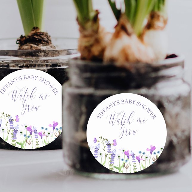 Adesivo Redondo Vejam-me Cultivar Chá de fraldas de flor selvagem  (Watch me Grow baby shower favor sticker from my Purple Wildflower Collection.)