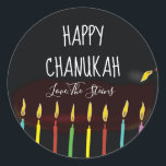 Adesivo Redondo Velas Menorah "Happy Chanukah"<br><div class="desc">Chanucá/adesivos Holiday, personalize. Feliz Chanukah Menorah Candles. Escolha entre adesivos de 1/2" e 3". Personalize excluindo e substituindo texto por sua própria mensagem. Escolha seu tamanho de fonte, estilo e cor favoritos. Obrigados para parar e comprar! Seu negócio é muito apreciado! Feliz Hanukkah! Forma: adesivo redondo clássico Faça o seu...</div>