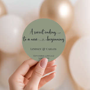 Adesivo Redondo Verde sábio Um doce final para um novo começo