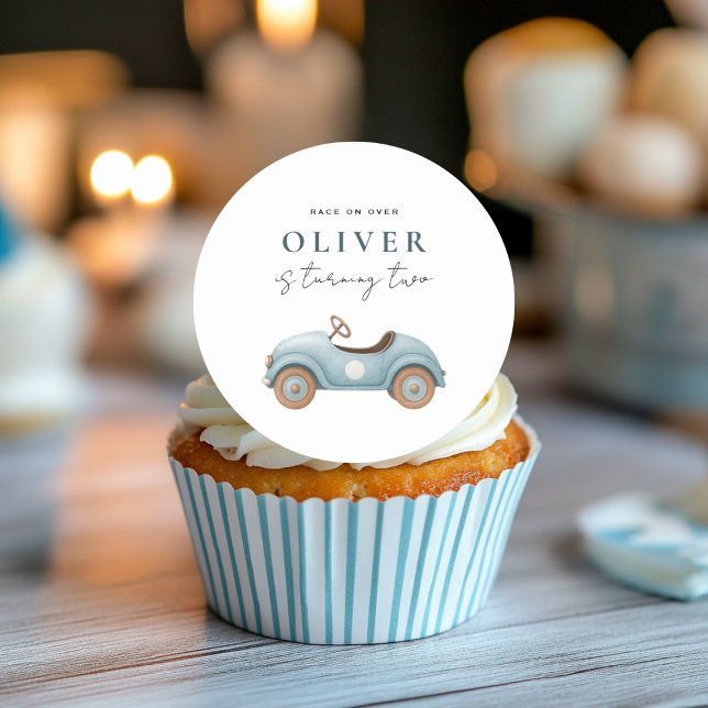 Adesivo Redondo Vinheta de Aniversário do Carro Azul de Aquarela | (Criador carregado)