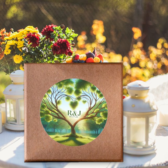 Adesivo Redondo Vinheta de Casal de Casamento Verde (Green Wedding Couple Monogram Sticker)