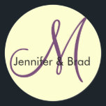 Adesivo Redondo Vinheta Monogramas de Creme de Noiva de Casamento<br><div class="desc">Personalizável com seus nomes,  monogramas e centenários de cores para escolher. por Elke Clarke ©2009. Mais designs disponíveis em WhiteWhimsicialWeddings.blogspot.com</div>