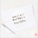 Adesivo Redondo Vintage Felry Christmas Ornaments<br><div class="desc">O pacote de adesivos de ornamentos de natais vintages é uma festa festiva de Natal para os seus entes queridos! O adesivo de Enfeites de natal retrorreflectores é um excelente decorador festivo da festa de Natal! Este pacote de adesivos de natais vintages é totalmente personalizável — basta adicionar seu texto...</div>