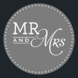 Adesivo Redondo WEDDING STICKERS mr & mrs moderna cinza de tipogra<br><div class="desc">- - - - - - - - - - - - - - - - - - - - - - - - - - - - - - - - - - - - - - - - - - - - - - - - - - -...</div>