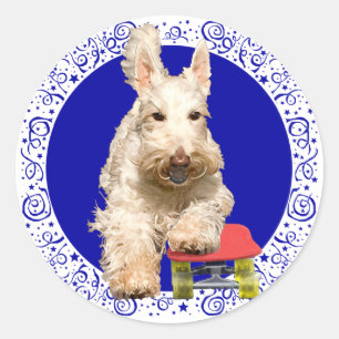 Adesivo Redondo Wheaten Scottie num Skateboard