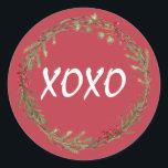 Adesivo Redondo Winter Greenery Berries Wreath Christmas XOXO<br><div class="desc">Vedante de envelope festivo elegante e moderno ou adesivo de presente para o Natal com o texto 'XOXO' na caligrafia branca em um fundo vermelho e um toque de na moda do verde e das bagas de inverno. Desenvolvido exclusivamente para você pelo Happy Dolphin Studio. Se precisar de ajuda ou...</div>